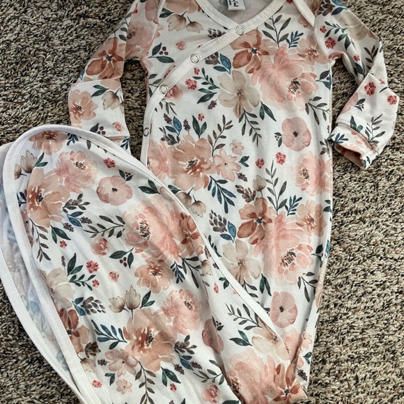 Copper and pearl gown - Picture 3 of 3